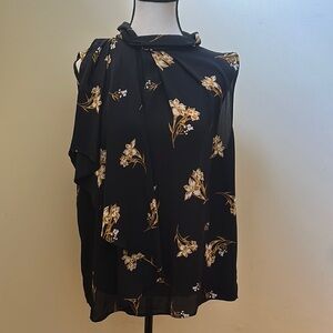 *NEW WITH TAGS* Ann Taylor Elegant & Beautiful Floral Black Women's Top